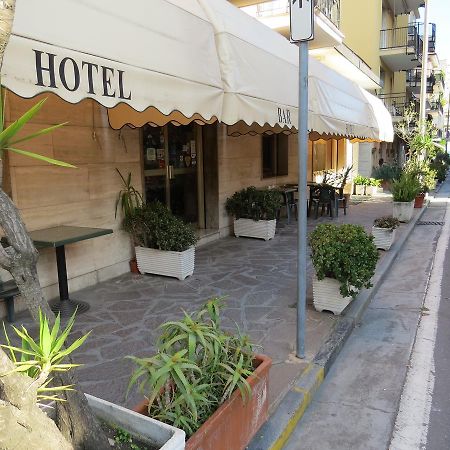 Hotel Fortuna San Bartolomeo Al Mare Eksteriør billede
