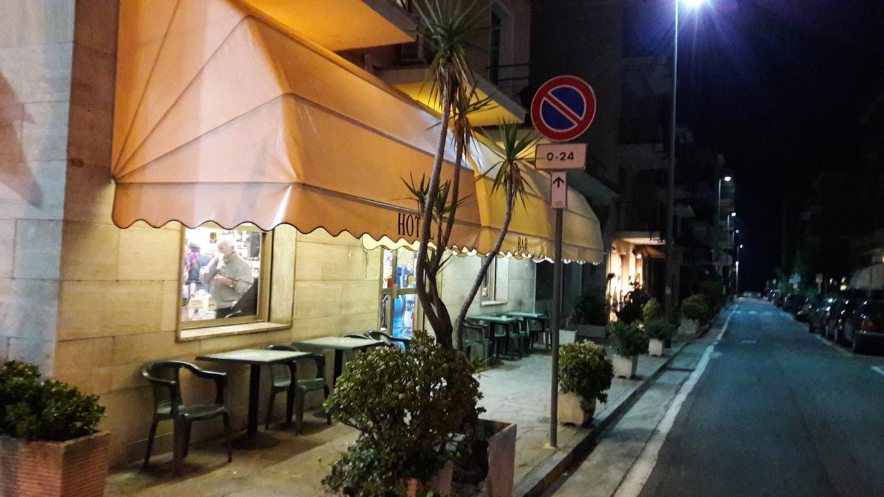 Hotel Fortuna San Bartolomeo Al Mare Eksteriør billede