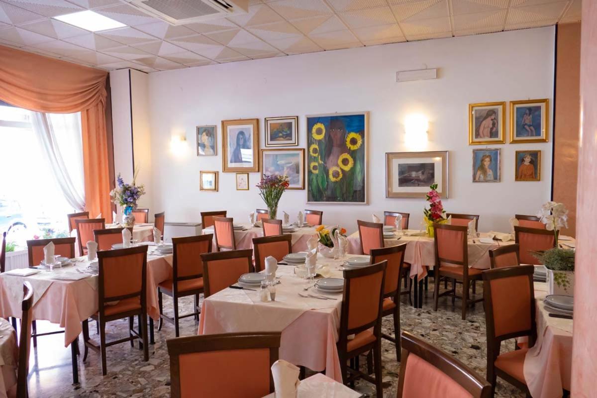 Hotel Fortuna San Bartolomeo Al Mare Eksteriør billede