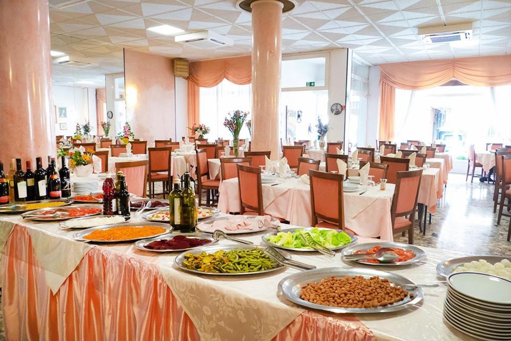 Hotel Fortuna San Bartolomeo Al Mare Eksteriør billede